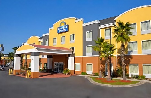 Port Wentworth Hotel | Days Inn & Suites by Wyndham Savannah North I-95