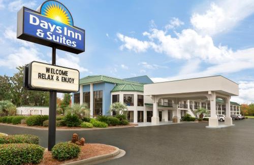 Savannah Hotel | Days Inn & Suites by Wyndham Savannah Midtown