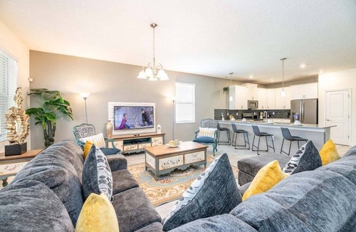 Davenport House | Dazzing 9BR/Pool/Spa/Free Waterpark (9030SD)