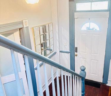 Waycross Apartment | Dazzling Downtown Delight