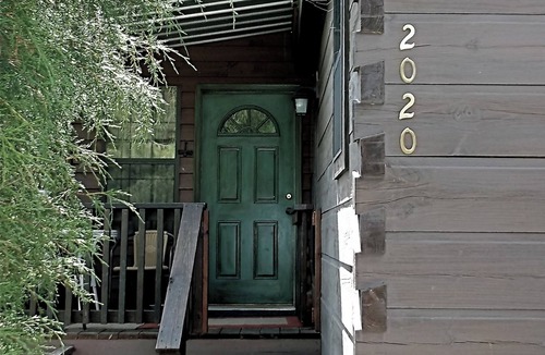Glenville Cabin | Deal Now, Cabin-Hot Tub under Cabana, Privacy, Enjoy in Rain or Shine wMt'n View