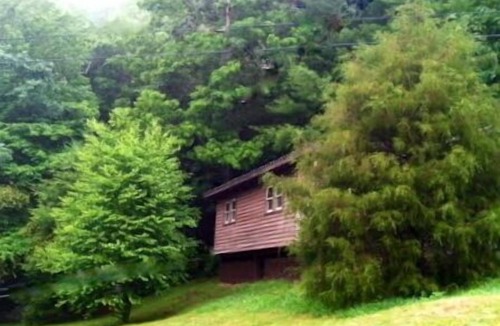 Glenville Cabin | Deal Now, Cabin-Hot Tub under Cabana, Privacy, Enjoy in Rain or Shine wMt'n View