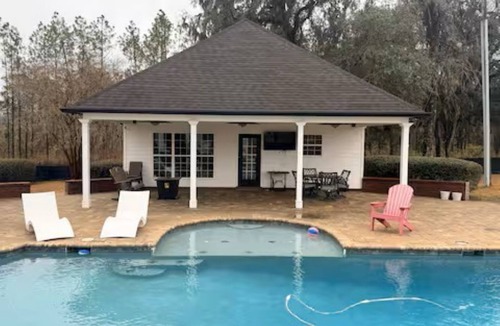 Hahira House | Delightful 1-bedroom poolside house with AC in charming Hahira.