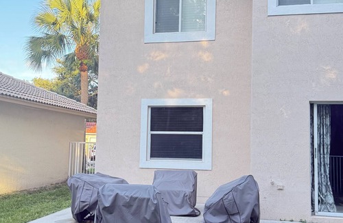 Coconut Creek House | Delightful 2-bedroom house with AC in Coconut Creek