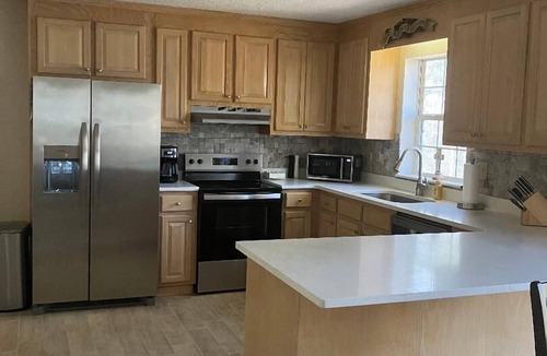 McCormick House | Delightful 3-bedroom, 2 bath home in Savannah Lakes Village-McCormick, SC