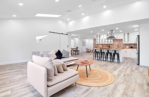 Tropic Palms House | Delray Beach Bliss Spacious Retreat house +Hot Tub