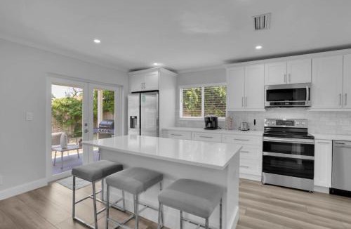 Tropic Palms House | Delray Oasis Pool Hot Tub