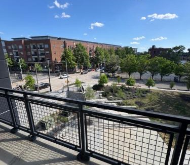 Castleberry Hill Apartment | Deluxe Escape 4