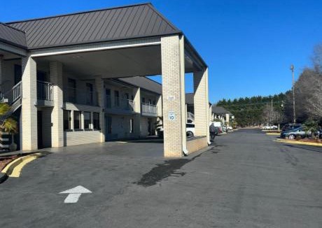 York Hotel | Deluxe Inn& Suites