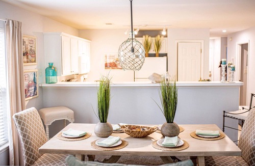 Pawleys Island Condo | DESIGNER DECORATED,LUXURIOUS BEDDING,MINUTES TO BEACH,GOLF,SHOP & DINE