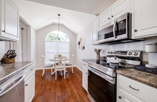 Pooler House | Designer Home Close 2 Savannah Hyundai Gulfstream Airport