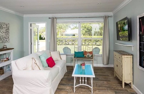 Central Beach House | Desirable Central Beach House!