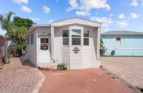 Nettles Island House | Destiny's Drive 2-bedroom, 1-bath beach home