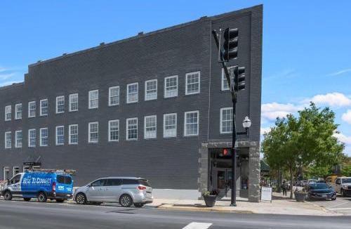 Conway House | Discover Conway Trendy Downtown Loft