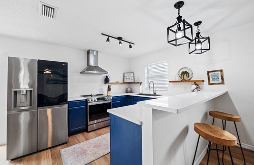 Balm House | Discover the Best of Central Florida from Wimauma