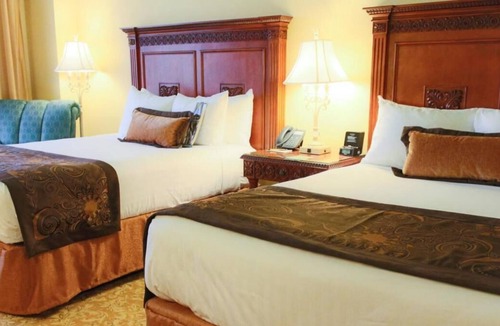 Orlando House | Disney Dream! 4 Great Units, Near Disney, Pools, Restaurants!