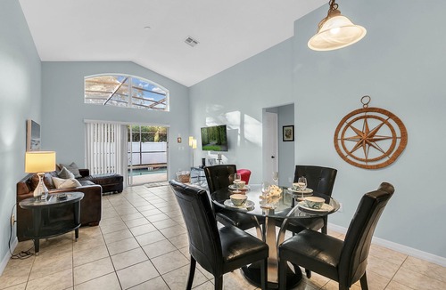 Veranda Palms House | Disney home- Private Pool&Hot Tub! 4b/3ba, 7 beds! Close to all the parks!