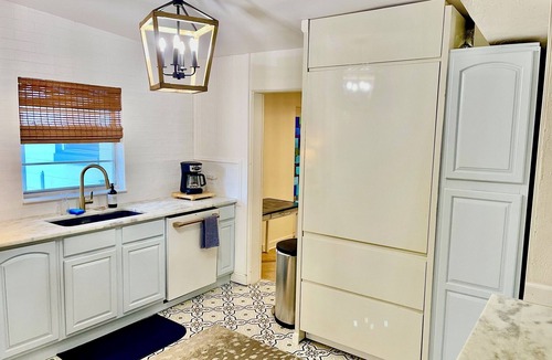 Fairview Shores House | Disney, Universal, Sea World, Cozy Bungalow Home easy access to I-4.