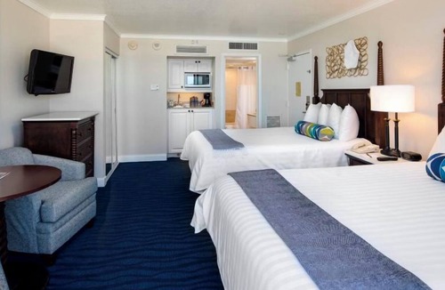 St. Pete Beach Hotel | Dive Into Your Dream Vacation! 2 Units w/Balconies, Outdoor Pools, Parking