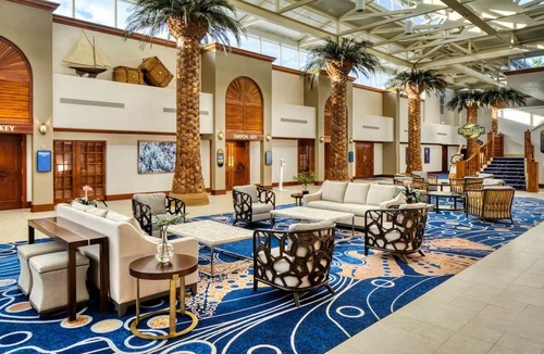 St. Pete Beach Hotel | Dive Into Your Dream Vacation! 2 Units w/Balconies, Outdoor Pools, Parking