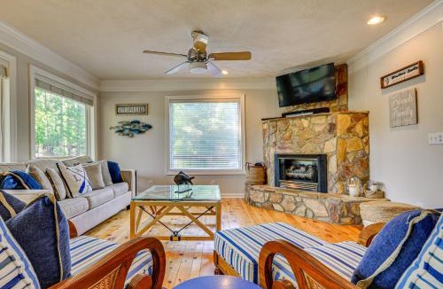 New London House | Dock & 2-Story Boat Slip: Badin Lake Cabin