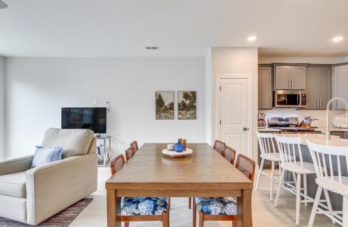Greenwood House | Dock Access: Family-Friendly Lake Greenwood Gem!
