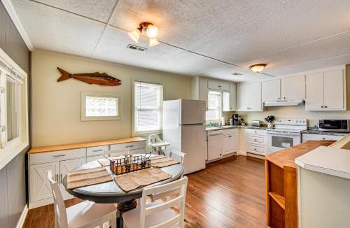 Townville House | Dock + Views: Family Retreat on Lake Hartwell!