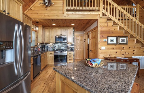 Murphy Ski Chalet | Dog-Friendly Chalet w/Fenced Yard, Dog Door & Deck, Sleeps 6