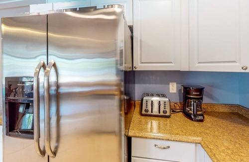 River Park House | Dog-friendly coastal home with private pool, bar, & grill