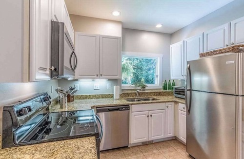 Highlands House | Dog-friendly cottage with a game room, washer/dryer, central AC, & gas fireplace