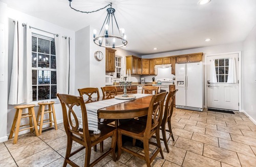 Cullowhee House | Dog-Friendly Mountain Cabin Near Lakes & Trails w/Free WiFi, W/D, Deck, Firepit