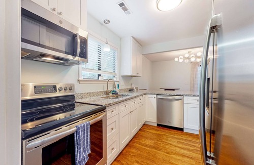 Charleston House | Dog-friendly townhouse close to downtown & Folly Beach with patio