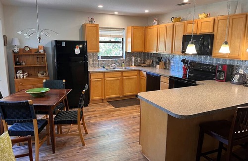Sebastian Highlands House | Dolphin House: 2 bedroom cottage