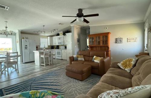 Saint James City House | Dolphins Retreat. Waterfront, Pier, Close to Beach