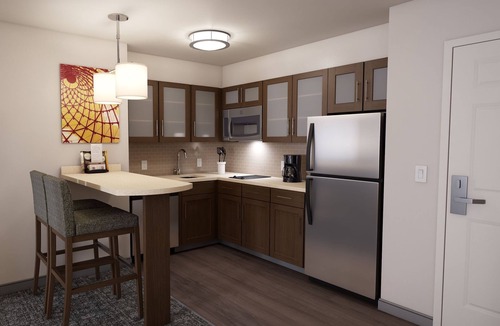Vero Beach South Apartment | Double Qn Studio w/Free Breakfast | Pool Access