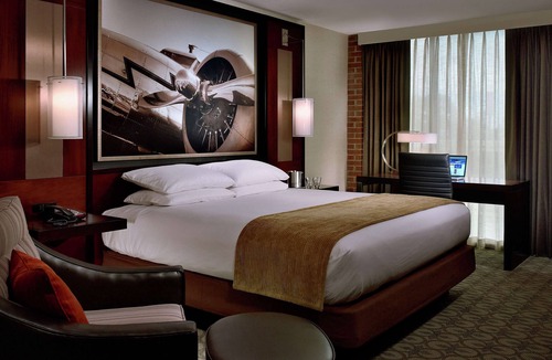North Charleston Hotel | DoubleTree by Hilton Hotel & Suites Charleston Airport