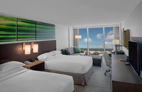 Florida Center Hotel | DoubleTree by Hilton at the Entrance to Universal Orlando