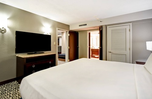 Augusta Hotel | DoubleTree by Hilton Hotel Augusta
