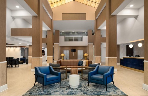 Norfolk Hotel | DoubleTree by Hilton Norfolk Airport