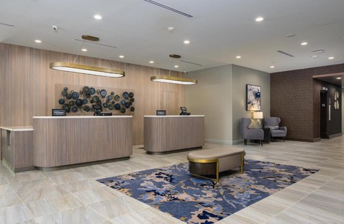 Northeast Raleigh Hotel | DoubleTree by Hilton Raleigh Midtown, NC