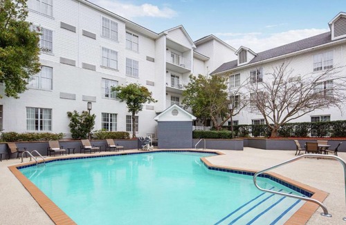 Durham Hotel | DoubleTree by Hilton Raleigh Durham Airport at Research Triangle Park