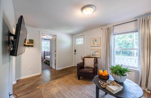 Athens House | Downtown Bungalow Less than 1.5 Miles to UGA
