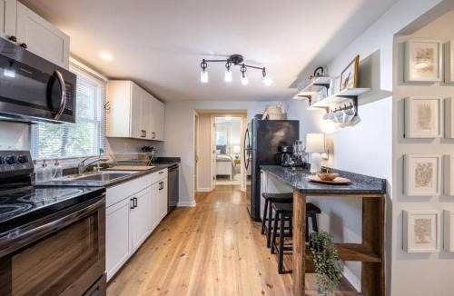 Athens House | Downtown Bungalow Less than 1.5 Miles to UGA