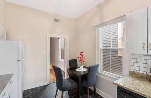 Savannah Victorian District Condo | Downtown Charm + Close to Nightlife, Enmarket Arena by Lucky Savannah