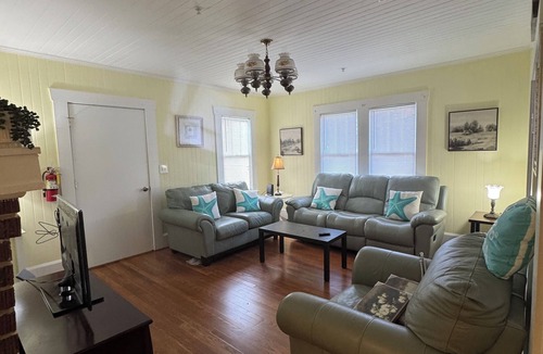 Douglas House | Downtown Douglas Delightful 4 Bedroom house with patio