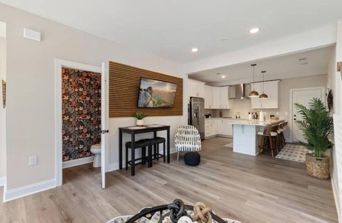 Wake Forest Condo | Downtown Getaway: Wake Forest - Walkable to Downtown!