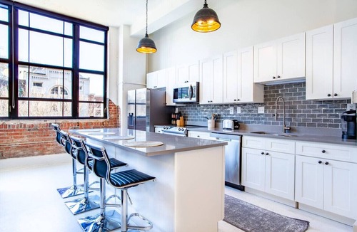 Old City Condo | Downtown Loft w/Parking, Fitness & Movie room