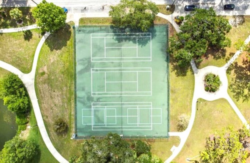 Gillespie Park Apartment | Downtown Sarasota | 1 Bd 1 Ba | Beach | + Pets