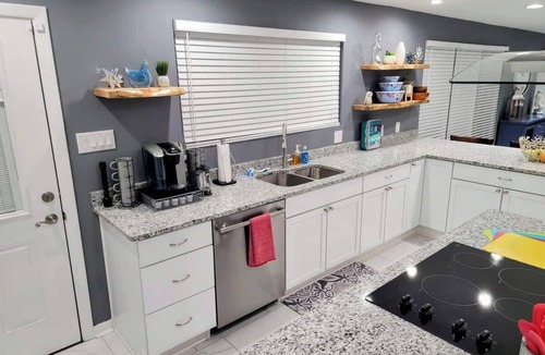 Savannah House | Downtown Savannah Oasis w Heated Pool & Spa