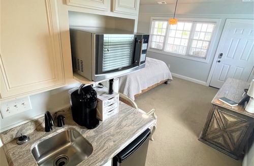 Swansboro Apartment | Downtown Swansboro Retreat – Walk to Shops, Dining & Waterfront Fun